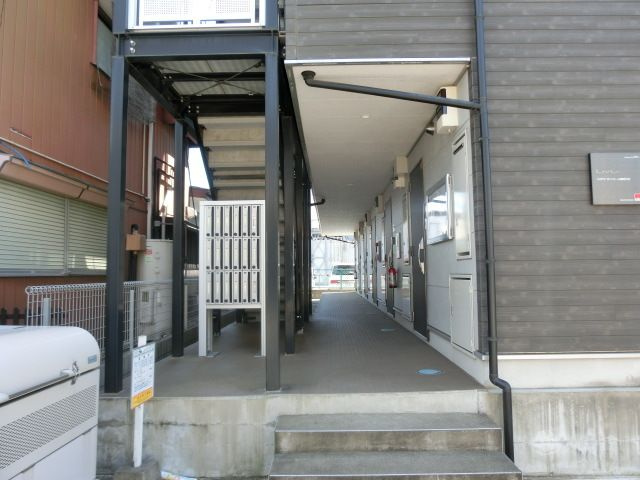 八千代市勝田台北３丁目の賃貸マンションのエントランス