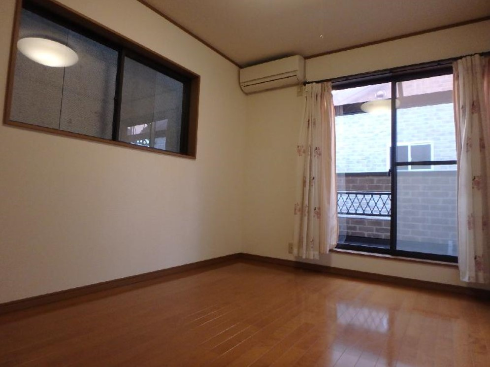 紫竹桃ノ本町貸家の洋室