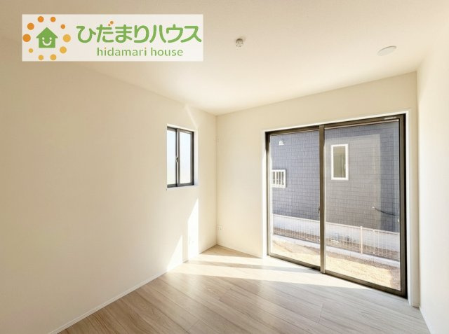 【洋室】 | 土浦市下高津3丁目347番　新築戸建　A号棟 | お掃除しやすく、清潔感を保てるのでダニも発生しにくいフローリング♪