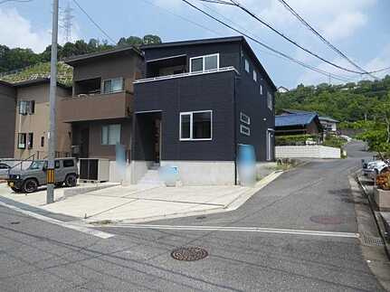 安佐北区亀山南２丁目の前面道路含む現地写真