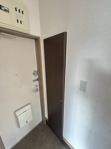 双葉ハイツⅠの玄関