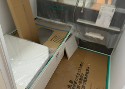 【浴室】 | 小山町新築戸建 | 入浴時の快適さも大事なことですが、綺麗な状態を維持できなければ気持ちよく入浴できません。毎日の掃除が楽という点は大事なポイントになります！カビが生えにくく掃除がしやすい、壁や浴槽を選ぶといいでしょう。