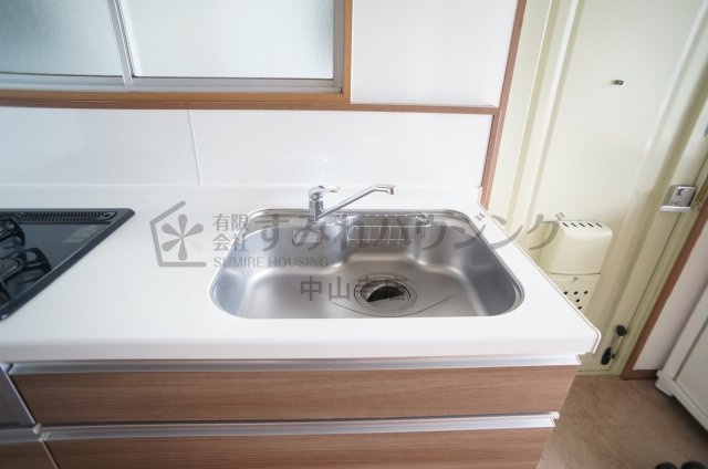 ユースクエアプラス雲雀丘花屋敷のキッチン