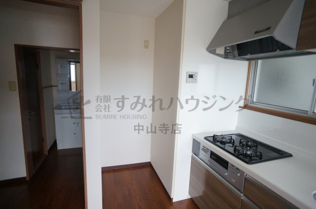 ユースクエアプラス雲雀丘花屋敷のキッチン