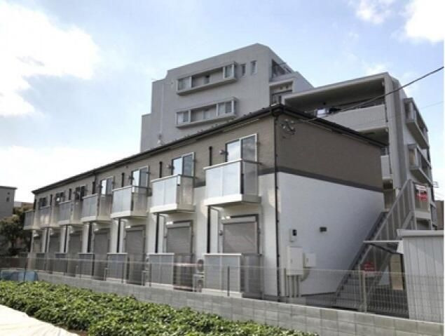 川口市南鳩ヶ谷４丁目のアパートの外観