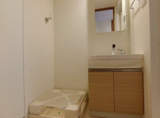 府中市緑町３丁目の賃貸マンションの洗面所