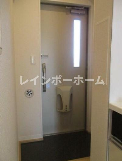 フラット柏の玄関|シンプルで使いやすい玄関です