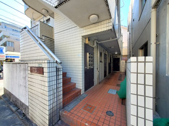 レバランス桜新町のエントランス|ゆとりのあるエントランスです