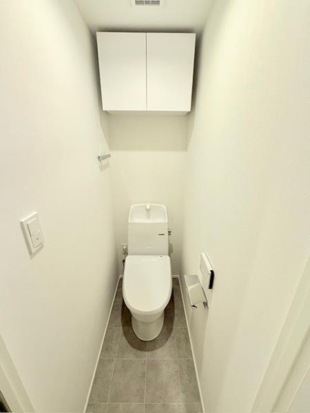 コンポジット渋谷初台のトイレ|落ち着いた色調のトイレです