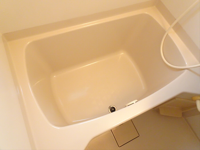 コーポ富紀の浴室|日々の暮らしに欠かせないお風呂です