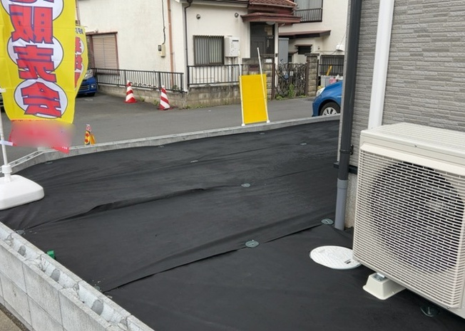 【庭】 | 犬目町新築戸建 | 庭があることでガーデニングや家庭菜園はもちろん、こどもの遊び場やペットを放して遊ぶことができます。また、家の周囲に余裕があるということです。隣地との間があれば、十分な日当たりと、風通しが確保できます。