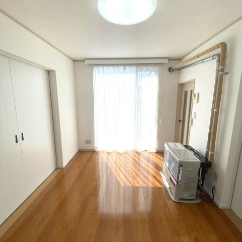 登別市中央町5丁目10-5戸建の居間・リビング