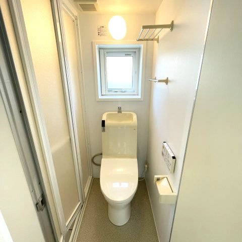 登別市中央町5丁目10-5戸建のトイレ