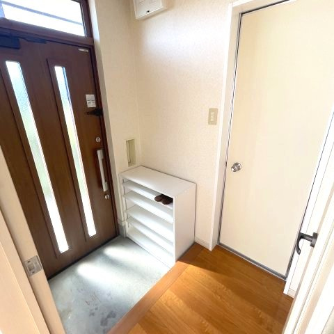 登別市中央町5丁目10-5戸建の玄関