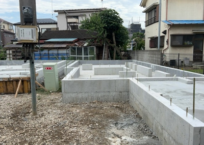 【防犯設備】 | 暁町新築戸建 | 当然のことではありますが、オートロックやセンサーライト、ホームセキュリティーなどの防犯設備があれば、小さいお子様がいるご家庭も安心ですよね！まず物件購入の際は、防犯設備もチェックするようにしましょう。