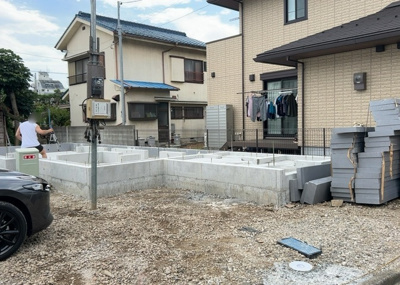 【外観】 | 暁町新築戸建 | 現在は更地となっています。現地をご見学に行く際は、道路の幅や周辺の交通量、施設などをご確認頂くことをおすすめします！ある程度イメージをつけたいという場合は、同売主の施工事例や完成パースもお見せします。