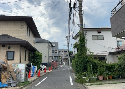 【展望】 | 暁町新築戸建 | 桜や紅葉の名所に出かける人は多いと思いますが、家にいながら季節の移ろいを感じる生活を送りませんか？リビングや窓から見える景色が生活を彩るワンポイントに！現地から見える景色を堪能してみては如何でしょう。