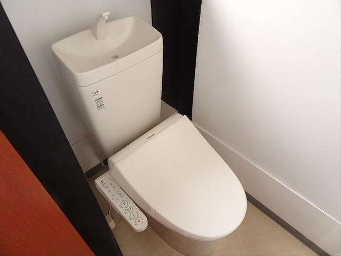 コーポ千代荘のトイレ|落ち着いたトイレです