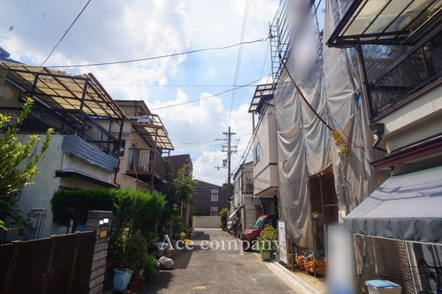 【内観：施工例】 | 東住吉区住道矢田6丁目 | 【同社による同仕様の施工例】浄水器付きのシステムキッチン☆3口ガスコンロ☆※食洗機等はオプションで追加可能です♪