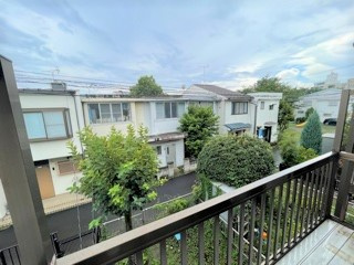 西東京市保谷町４丁目の一戸建てのバルコニー|暖かな日差しのふりそそぐバルコニー