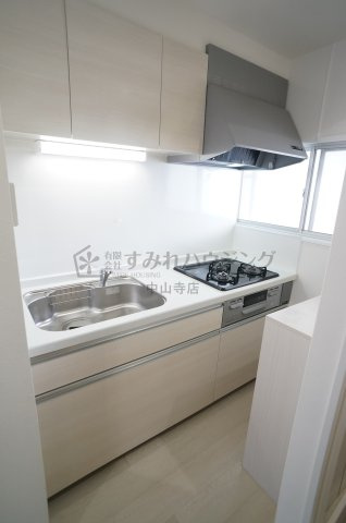 ユースクエアプラス雲雀丘花屋敷のキッチン