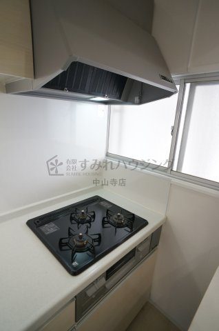ユースクエアプラス雲雀丘花屋敷のキッチン