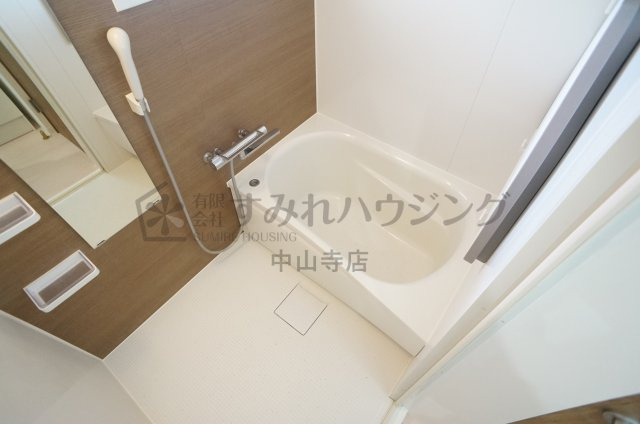 ユースクエアプラス雲雀丘花屋敷の浴室