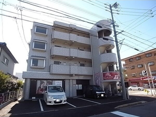 ヴァリアブル入場の駐車場