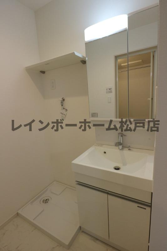 GRANDTIC　TY松戸の洗面所|明るい洗面所です