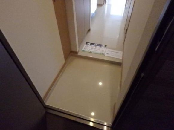 ルーブル中馬込弐番館の玄関