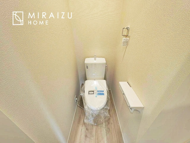 【トイレ】 | おしり洗浄、ビデ洗浄、暖房便座の機能を標準装備。トイレットペーパーの無駄遣いを防ぎ、肌を傷つける心配がありません♪