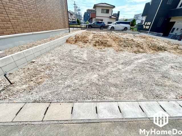 守山区西島町の駐車場