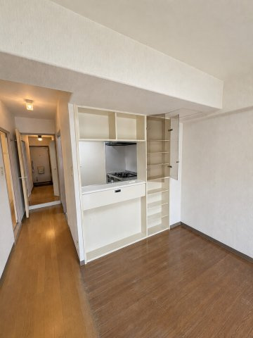 パーク上尾壱番館の居間・リビング|リビング
※写真はAI加工で（家具・荷物等）を消去しており、現況と異なる場合があります。