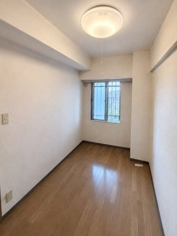 パーク上尾壱番館の洋室|洋室
※写真はAI加工で（家具・荷物等）を消去しており、現況と異なる場合があります。