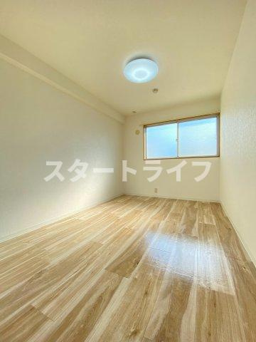 大阪市東淀川区豊里６丁目の賃貸マンションの収納