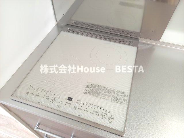 セレニテ西元町アリエのキッチン