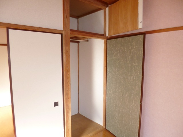 杉浦荘の収納|洋服かけれます。
