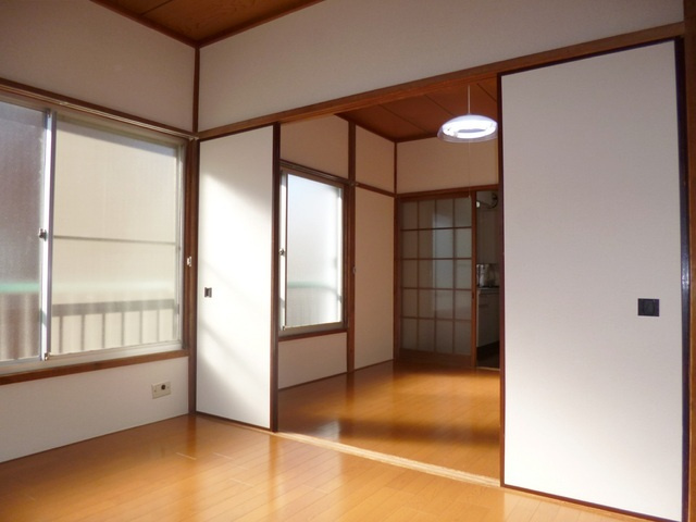 杉浦荘の寝室|明るいお部屋です！