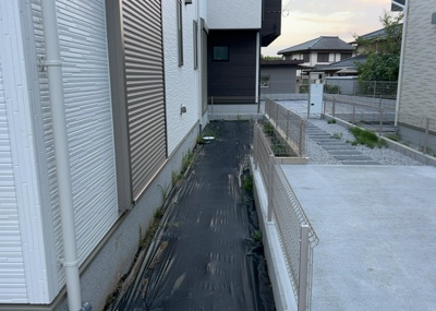 【庭】 | 川口町新築戸建 | 敷地面積は148.92㎡あり、南庭が配置されているため陽当たり良好です。ガーデニングやお子様の遊び場として活用できるゆとりの庭スペースとなっています。理想の庭のある暮らしを現地でご体感下さい。