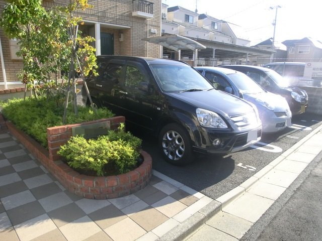 シャトル・アイの駐車場|駐車場有ります！