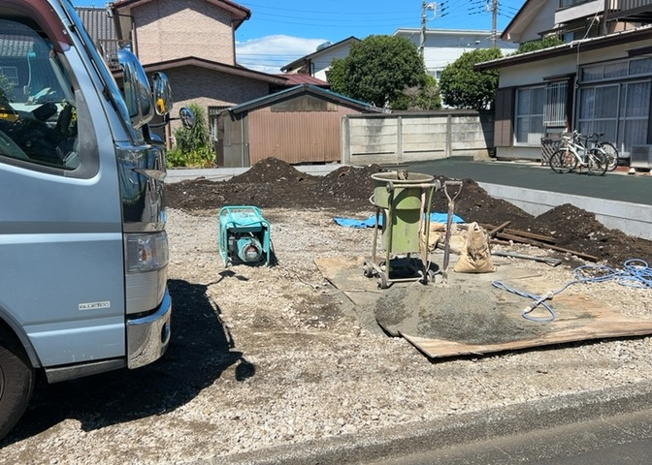 【庭】 | 家族でのBBQを行うのであれば3坪程度の広さがあればよいでしょう。ガーデニングや家庭菜園を楽しむ際は、手入れが行き届く範囲にすると安心です。また、庭のある方角や接道が気になる方は事前に確認しましょう。