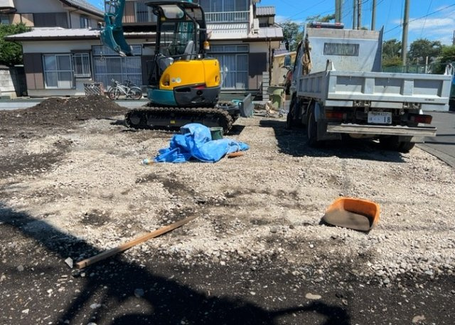 【玄関】 | 玄関は、狭すぎると複数人で使いにくく、広すぎても無駄な空間になりがちです。最低2畳を目安にして、家の広さとの兼ね合いや家族の人数を考慮して決めるとよいでしょう。現地を見学して快適な玄関を選びましょう！
