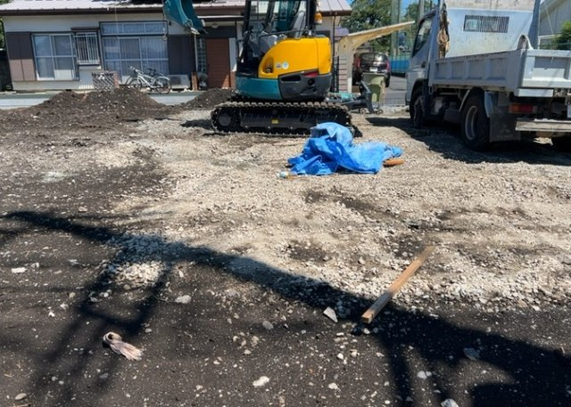 【玄関】 | 玄関ポーチにおいて最も重視すべきと言っても良いのが広さです。適切な広さの玄関ポーチでないと外見的なバランスは崩れてしまいますし、何より使いにくくなってしまいますので、現地で実際に下見をしてみましょう！