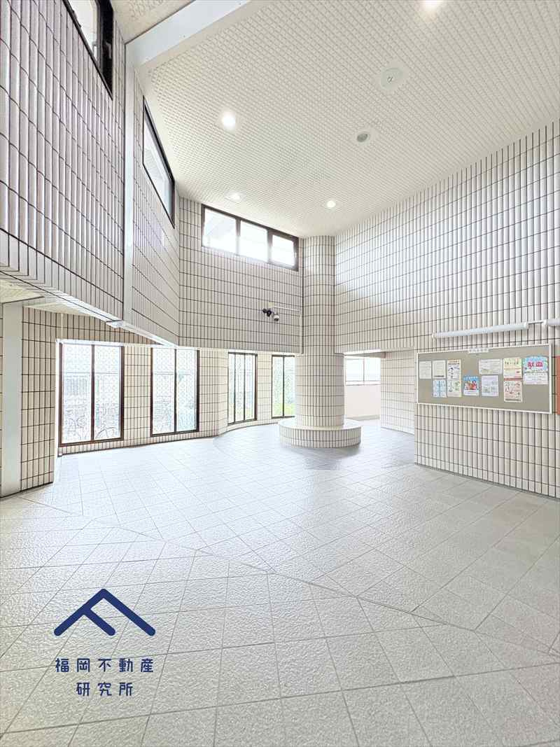 アンピール箱崎東のエントランス