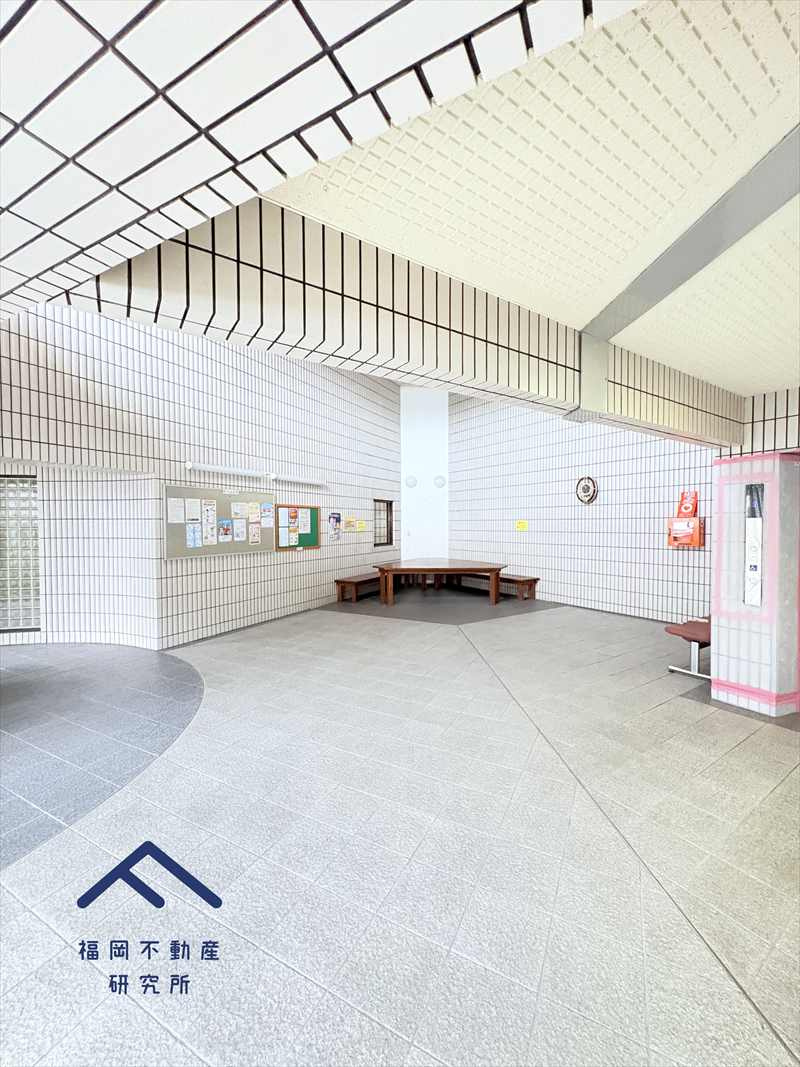 アンピール箱崎東のエントランス