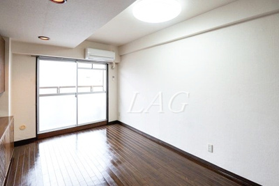 【居間・リビング】 | 築地スカイレジテル | 洋室のお部屋です。