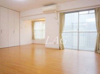 【居間・リビング】 | 須磨マンション | 洋室のお部屋です。