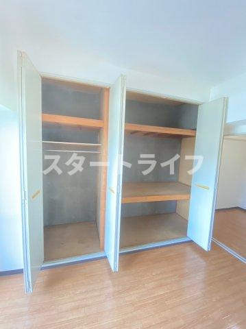 大阪市淀川区東三国３丁目の賃貸マンションの収納