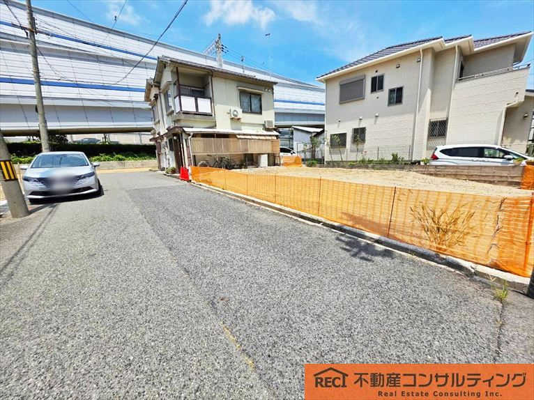 神戸市東灘区魚崎南町4丁目　新築戸建　1号棟の前面道路含む現地写真