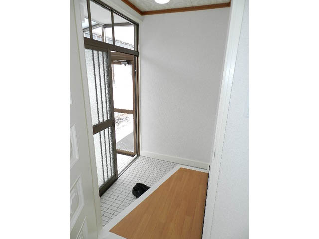 登別市登別東町２丁目１１－６戸建の玄関
